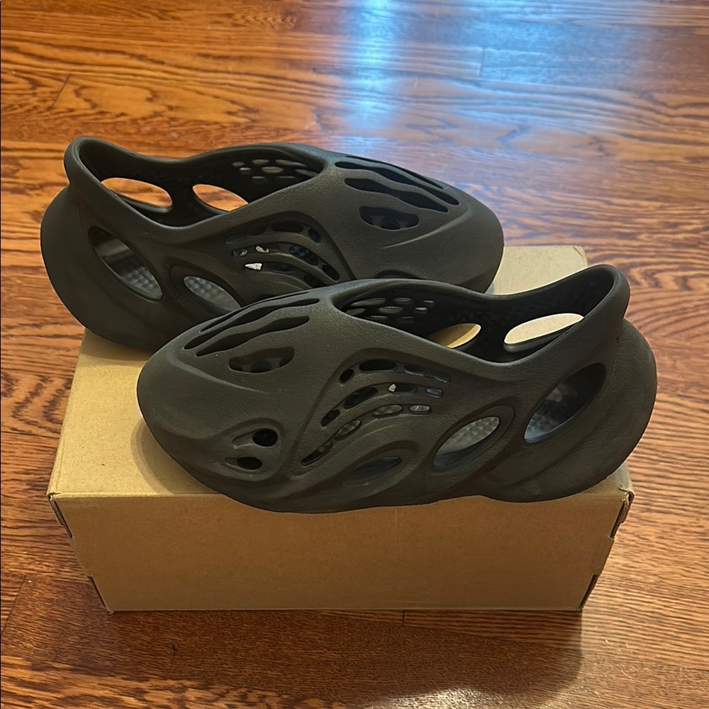 Adidas Yeezy Foam RNNR